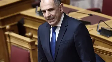 Ο Γιώργος Γεραπετρίτης στη Βουλή