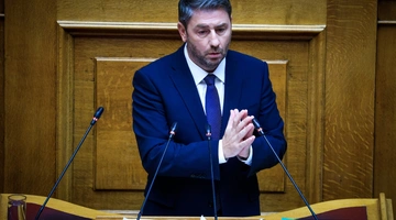 Ο Νίκος Ανδρουλάκης στη Βουλή