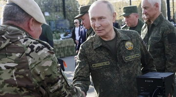 Ο Βλαντίμιρ Πούτιν στη στρατιωτική άσκηση