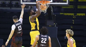 αεκ ζολνόλι