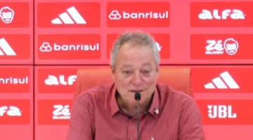 προπονητής ομοφοβικός