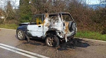 Άνδρας κάηκε μέσα στο αυτοκίνητό του