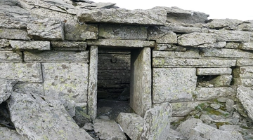 Δρακόσπιτο στο όρος Όχη στη Νότια Εύβοια