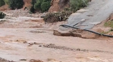 Καταστροφή δρόμου στην Μάνδρα