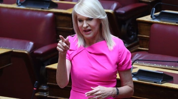 Θεοδώρα Τζάκρη