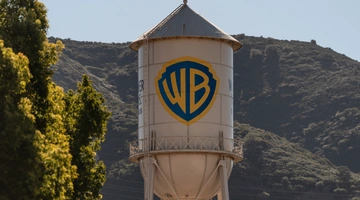 στούντιο της Warner Bros. στο Μπέρμπανκ της Καλιφόρνια, την Παρασκευή 5 Δεκεμβρίου 2025. (AP Photo/Jae C. Hong)