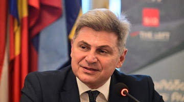 Νικόλας Φαραντούρης