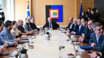 Σύσκεψη αγροτών με Κυβερνητικό Κλιμάκιο