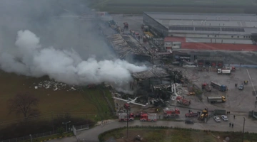 Ενάεριο πλάνο από τη φωτιά στη «Βιολάντα»