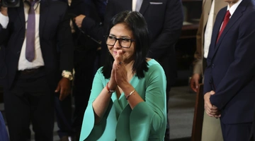 Η Ντέλσι Ροντρίγκες στην ορκωμοσία της