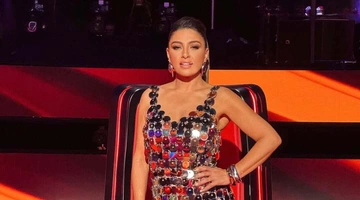 Έλενα Παπαρίζου