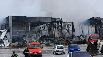 Φωτιά σε μπισκοτοβιομηχανία στα Τρίκαλα 