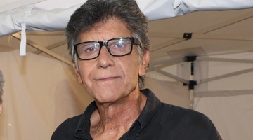 Γιάννης Μπέζος