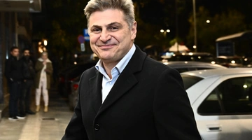 Νικόλας Φαραντούρης