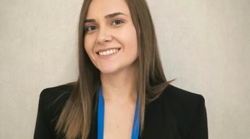 Νέα υποτροφία του Ιδρύματος Έλενα Ηλιοπούλου Γιαμά στη διδακτορική φοιτήτρια του τμήματος χημείας του ΕΚΠΑ Έλενα Θάνου, με τη στήριξη της Giant Heart της Novibet