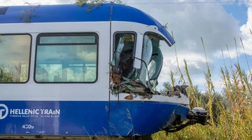 τρένο-ατυχημα-δέντρο