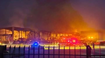 Φωτιά σε μπισκοτοβιομηχανία στα Τρίκαλα 