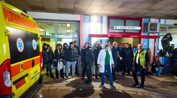 Άφιξη των οπάδων του ΠΑΟΚ στο νοσοκομείο Παπαγεωργίου