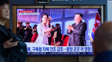 Η Κιμ Τζου Άε με τον πατέρα της, Κιμ Γιονγκ Ουν