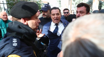 Επεισόδια στο νοσοκομείο Νίκαιας κατά την επίσκεψη Γεωργιάδη