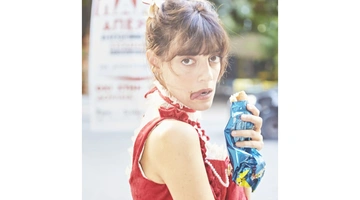 Ο Γρηγόρης Χατζάκης και η Χριστίνα Χειλά-Φαμέλη, στην πρώτη τους θεατρική συνεργασία