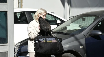 Παραδόθηκε η Ελένη Ζαρούλια