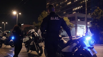 Αστυνομία έξω από τη ΓΑΔΑ