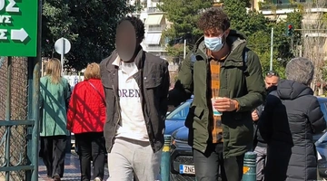 Στην Ευελπίδων ο 48χρονος που είχε χειροβομβίδες έξω από τη ΓΑΔΑ