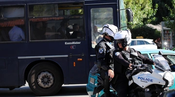 Προσαγωγή ατόμων στην Ευελπίδων