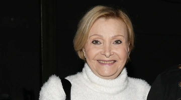 Νέλλυ Γκίνη