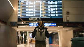 Πίνακας αφίξεων αναχωρήσεων αεροδρομίου