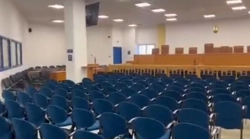 Η αίθουσα της δίκης για τα Τέμπη