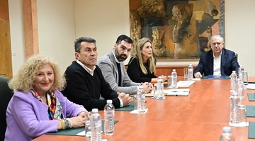 Τάκης Θεοδωρικάκος Βενζινοπώλες