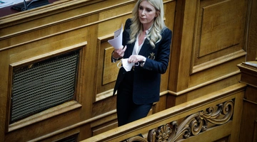 Φωτεινή Αραμπατζή