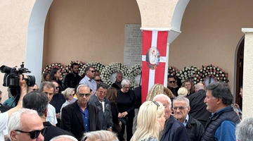 Κηδεία της 19χρονης, Μυρτώς