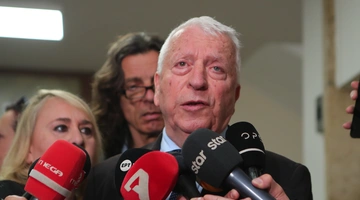 Κώστας Μουτζούρης