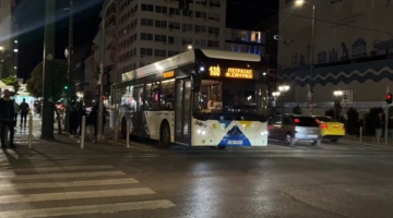 Το σημείο της παράσυρσης από λεωφορείο στον Πειραιά