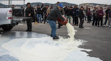 Η διαμαρτυρία των κτηνοτρόφων στο λιμάνι της Λέσβου
