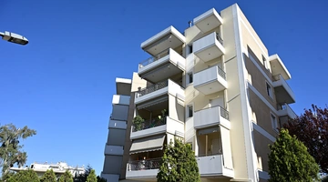 Πτώση γυναίκας από μπαλκόνι 4ου στο Μαρούσι