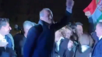 O Ζολτ Χέγκεντους, χορεύντας την εκλογική νίκη