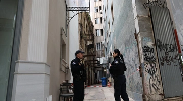 Πτώση γυναίκας Αθήνα 