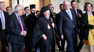 Η άφιξη του Πατριάρχη Βαρθολομαίου στη Βουλή
