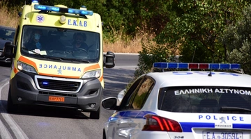 ΕΚΑΒ και περιπολικό
