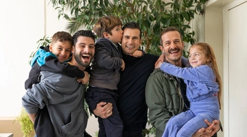 Μπαμπά Σ'αγαπώ Οι τρεις μπαμπάδες με τα παιδιά τους