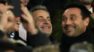Ο Νικολά Σαρκοζί σε αγώνα του Champions League