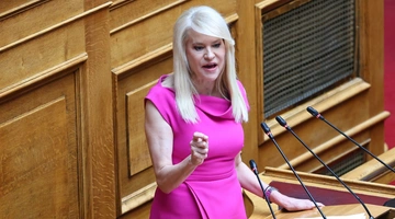Θεοδώρα Τζάκρη