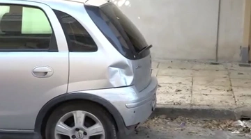 Οι φθορές που προκάλεσε ο οδηγός στο Αιγάλεω