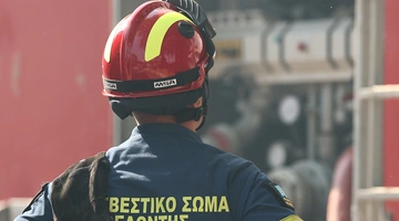 φωτια πυροσβεστης