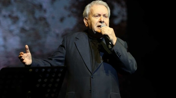 manolis mitsias 
