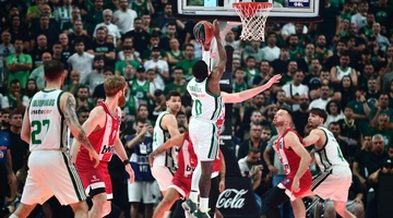 Στιγμιότυπο από τον 4ο Τελικό των Play Off ανάμεσα σε Ολυμπιακό και Παναθηναϊκό